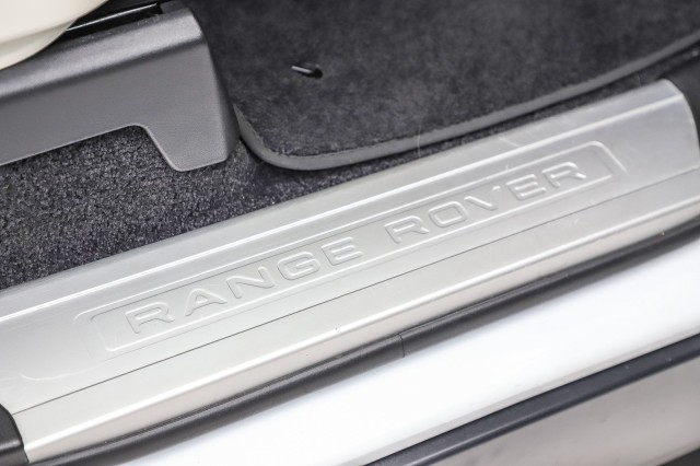 2020 Land Rover Range Rover HSE 34