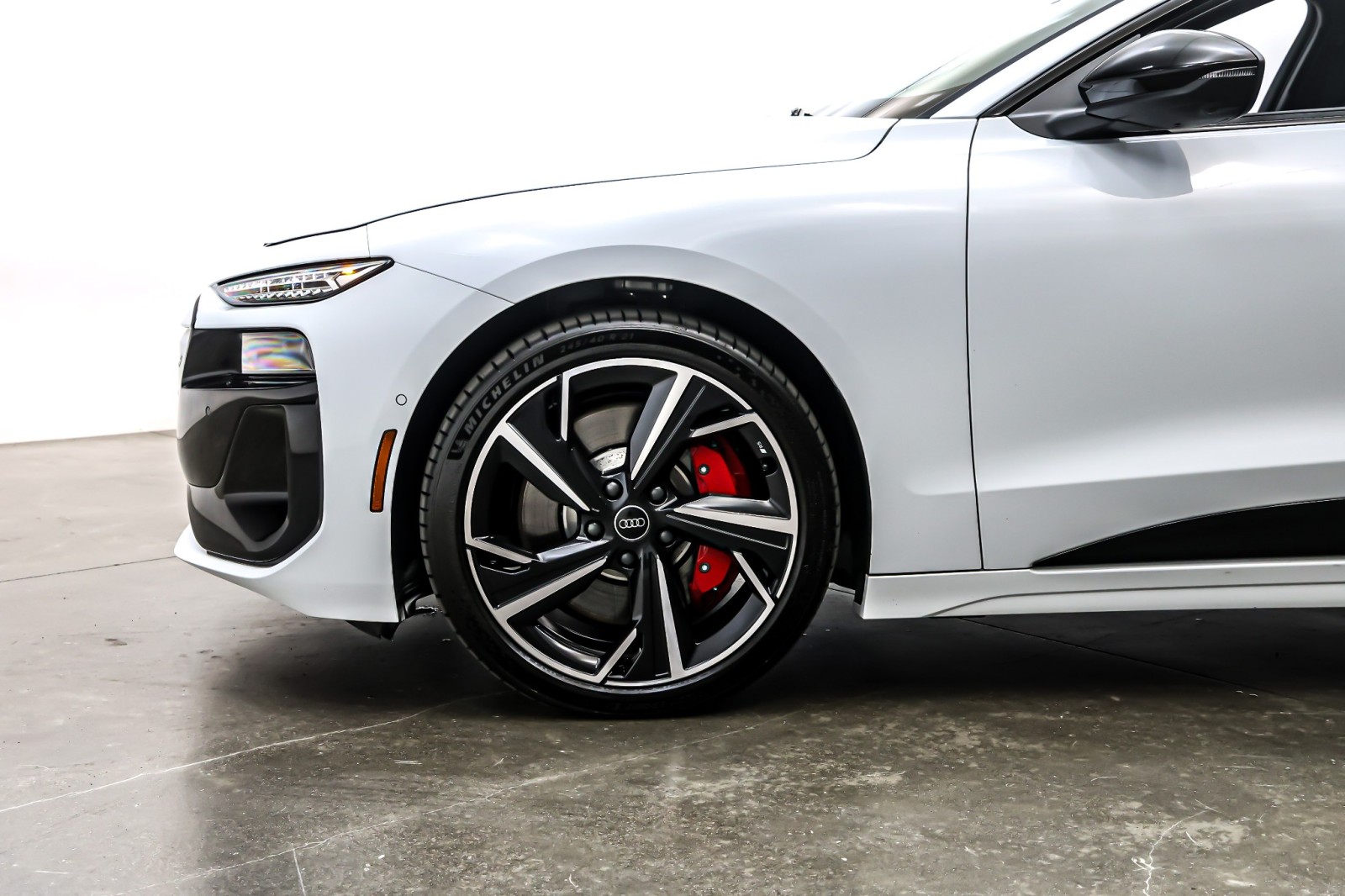 Used 2025 Glacier White Metallic Audi Premium Plus quattro image 11