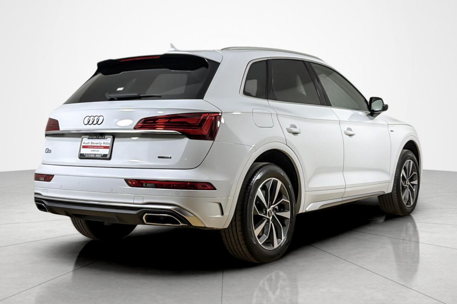 Used 2024 Glacier White Metallic Audi S line Premium 45 TFSI quattro image 5