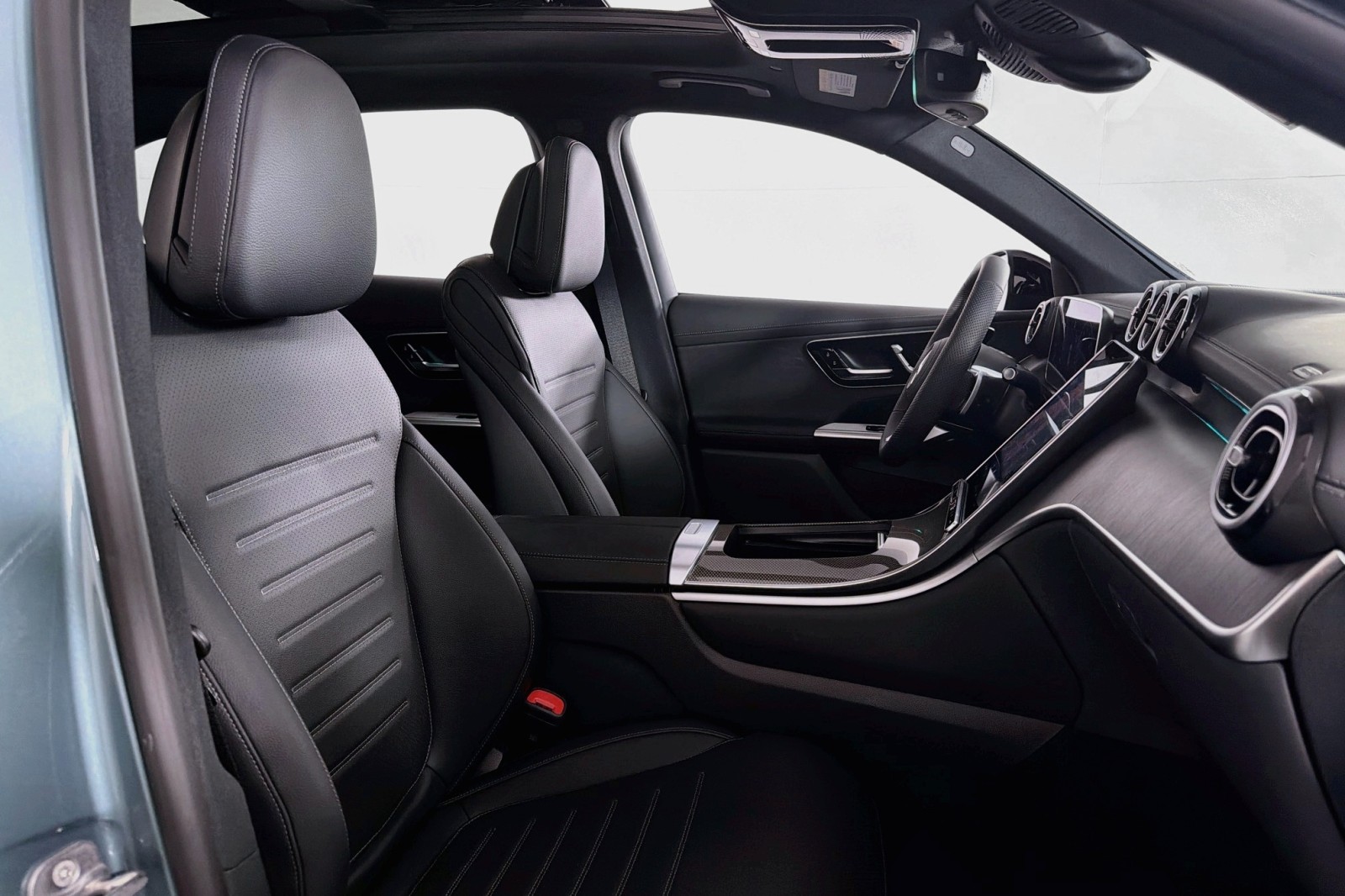 New 2027 Verde Silver Metallic Mercedes-Benz GLC 300 SUV image 6