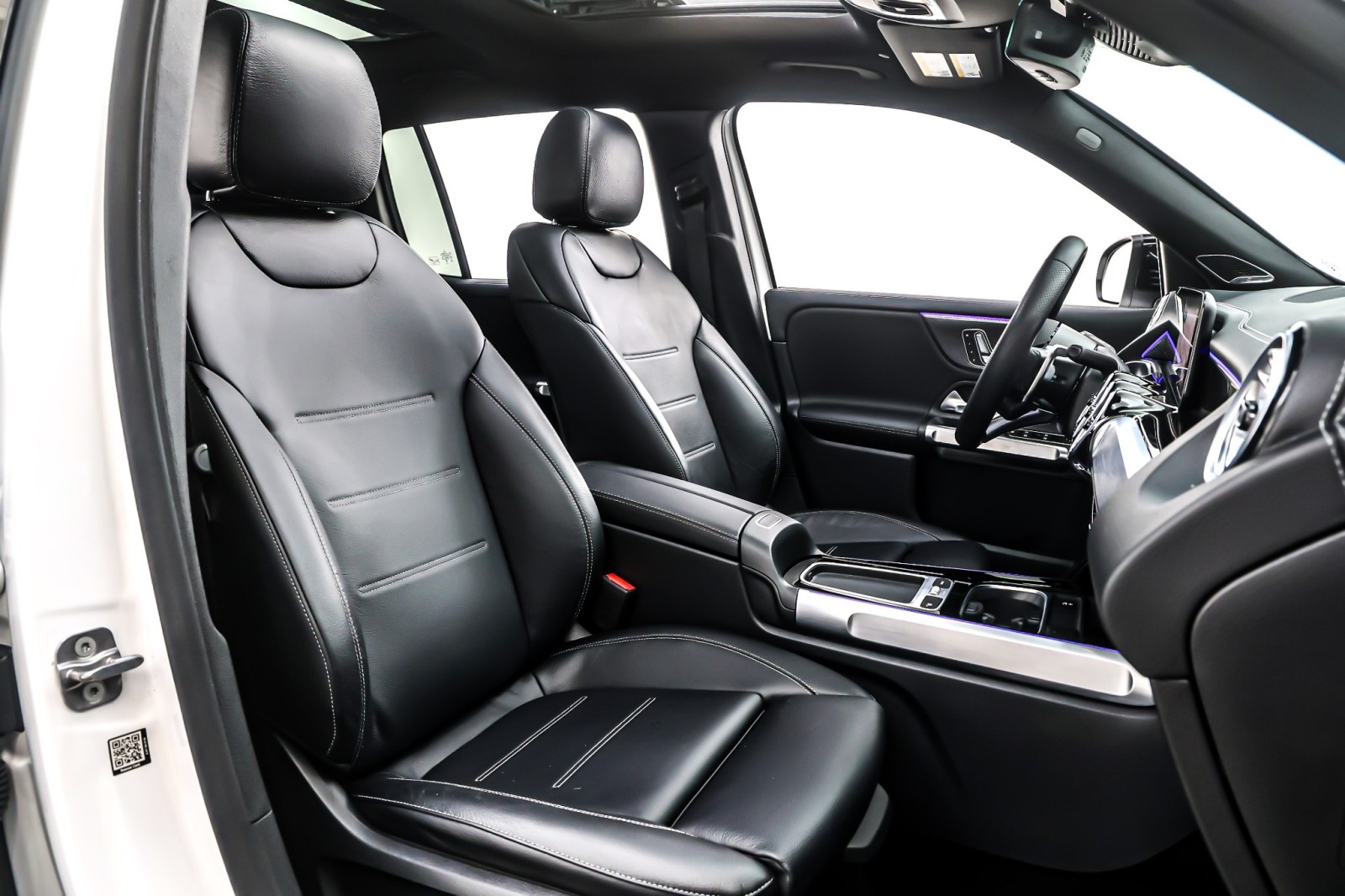 Used 2025 Polar White Mercedes-Benz AMG® GLB 35 4MATIC SUV image 8