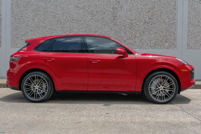 2022 Porsche Cayenne Turbo 11