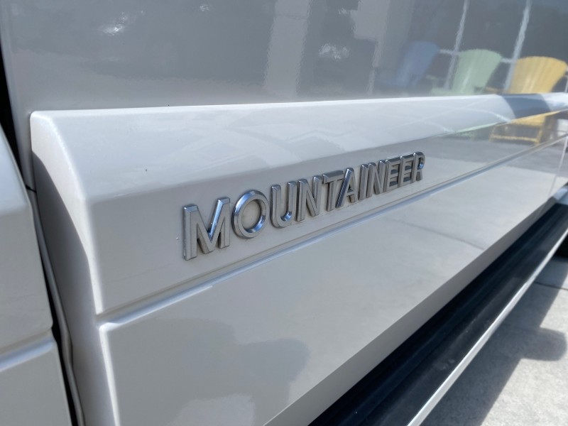 2007 Mercury Mountaineer SUV Premier 1 OWNER in ,