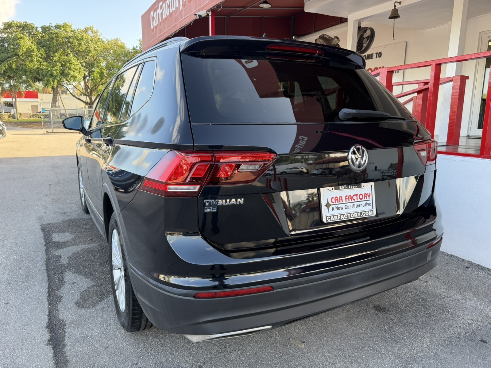 View vehicle photo 6