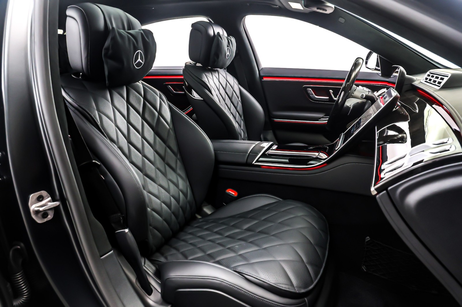 New 2026 MANUFAKTUR Night Black magno Mercedes-Benz S 580 image 7