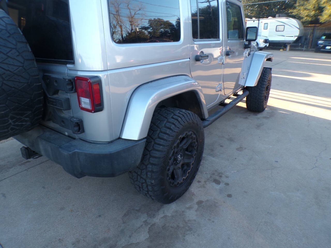 View vehicle photo 5