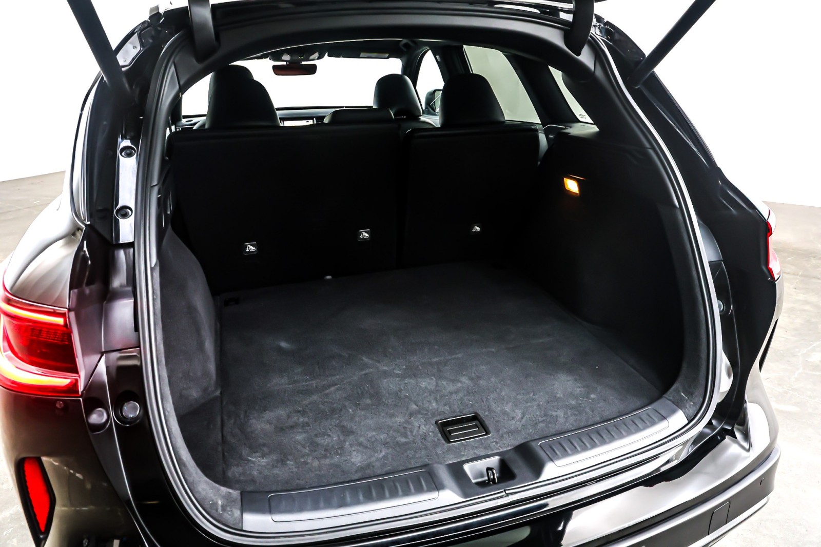 Used 2023 Black Obsidian INFINITI SPORT FWD image 24