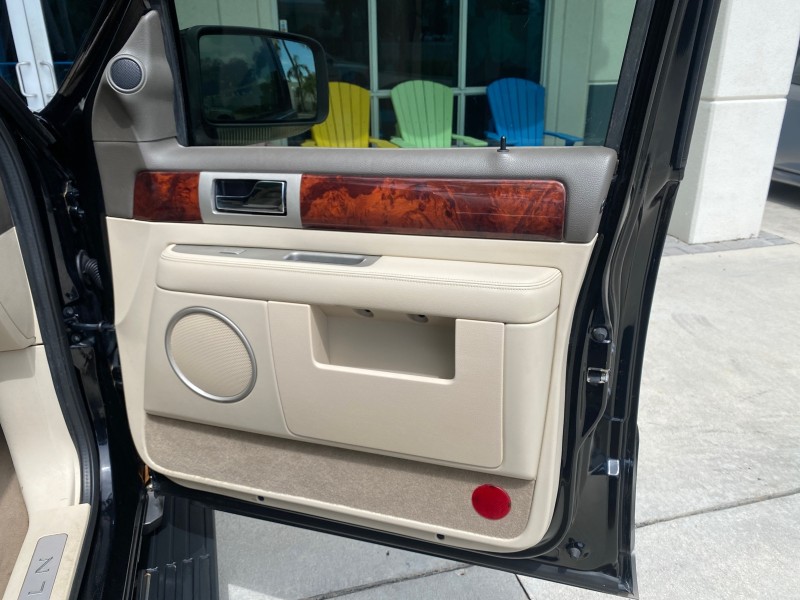 2004 Lincoln Navigator LOW MILES 67,511 SUNROOF in ,