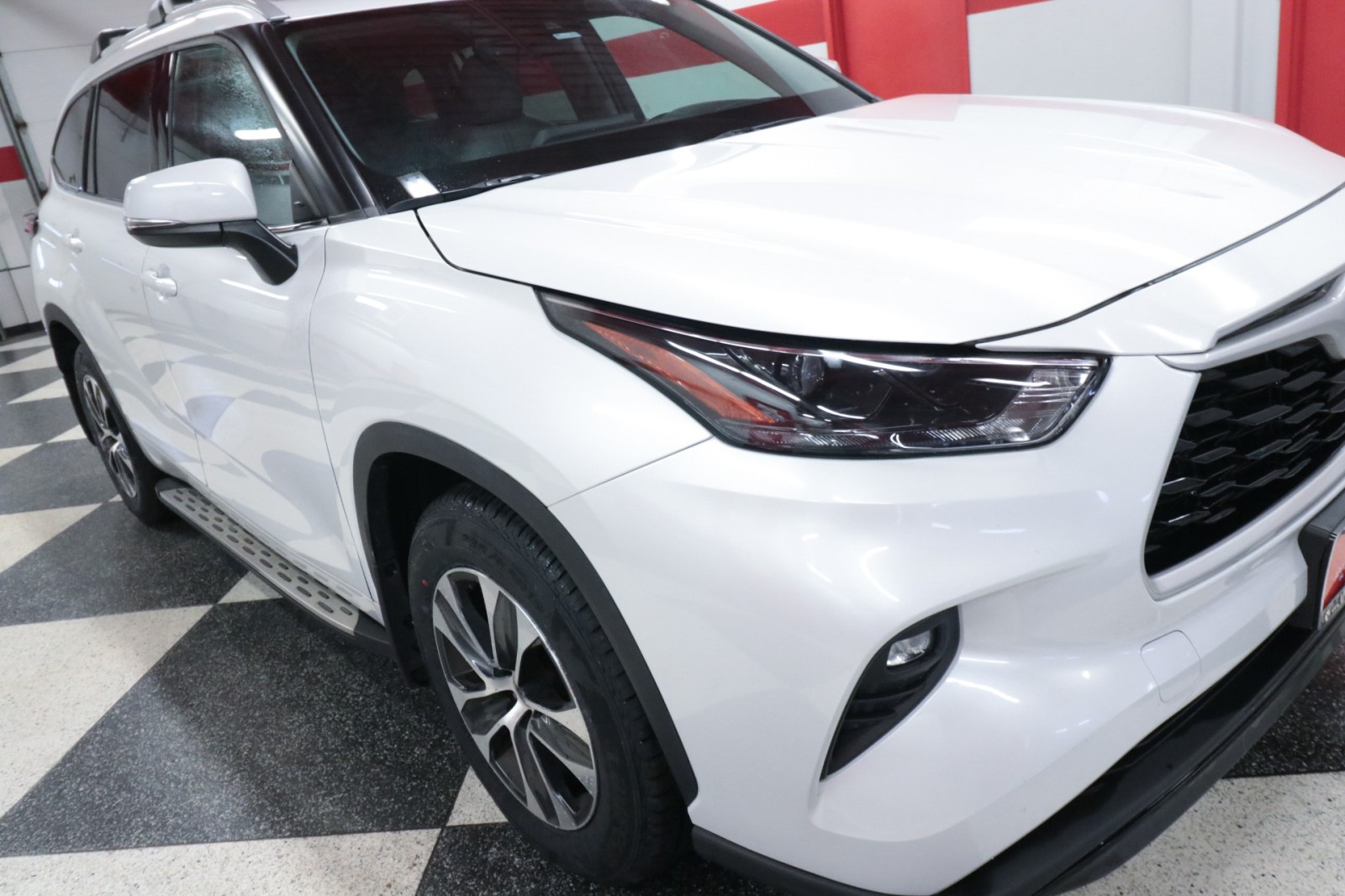 Used Car 2022 Toyota Highlander  Xle For Sale Under $35,000 In Austin, Texas