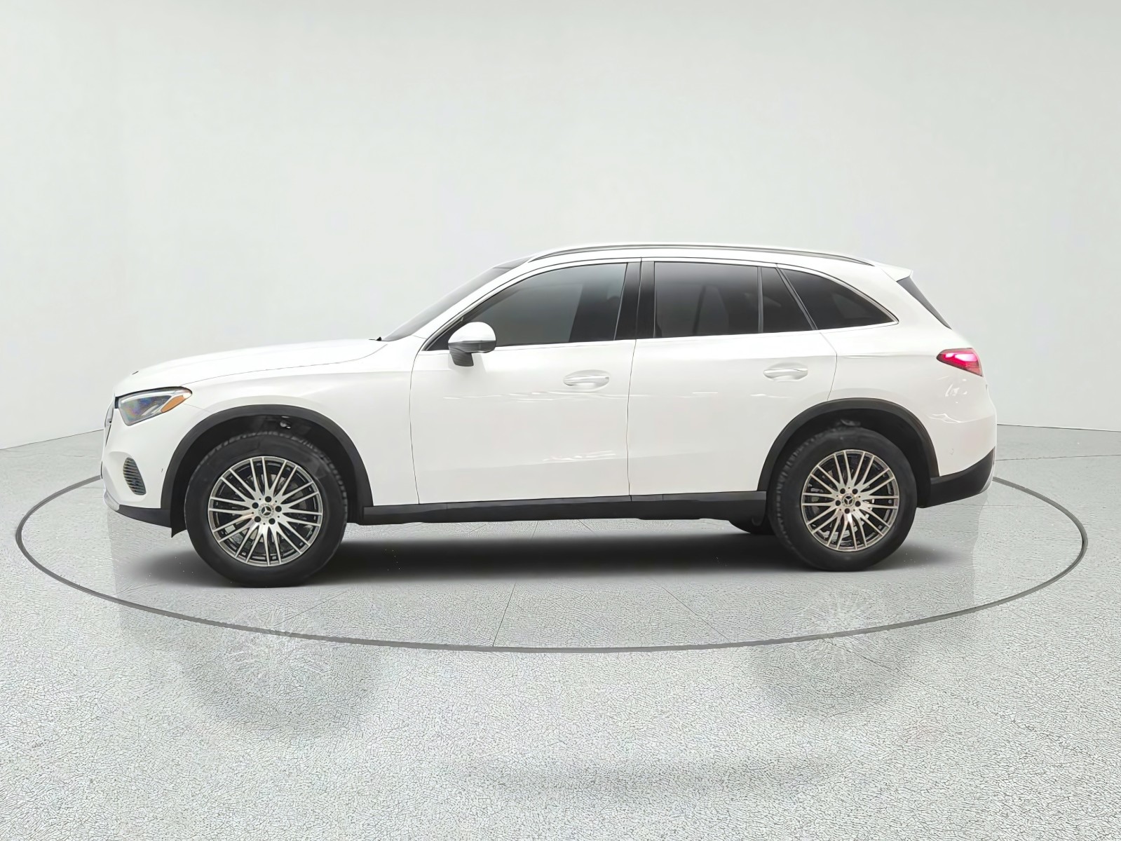 New 2027 Polar White Mercedes-Benz GLC 300 SUV image 8