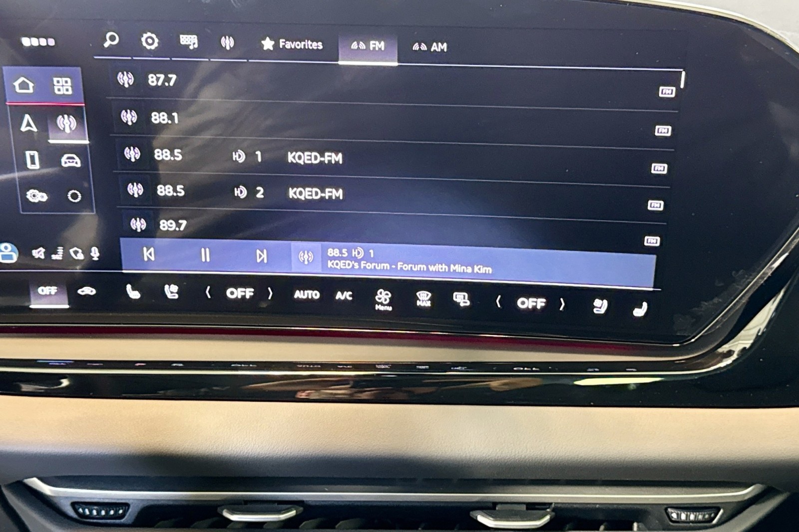 New 2025 Glacier White Metallic Audi Premium Plus 2.0 TFSI quattro image 13