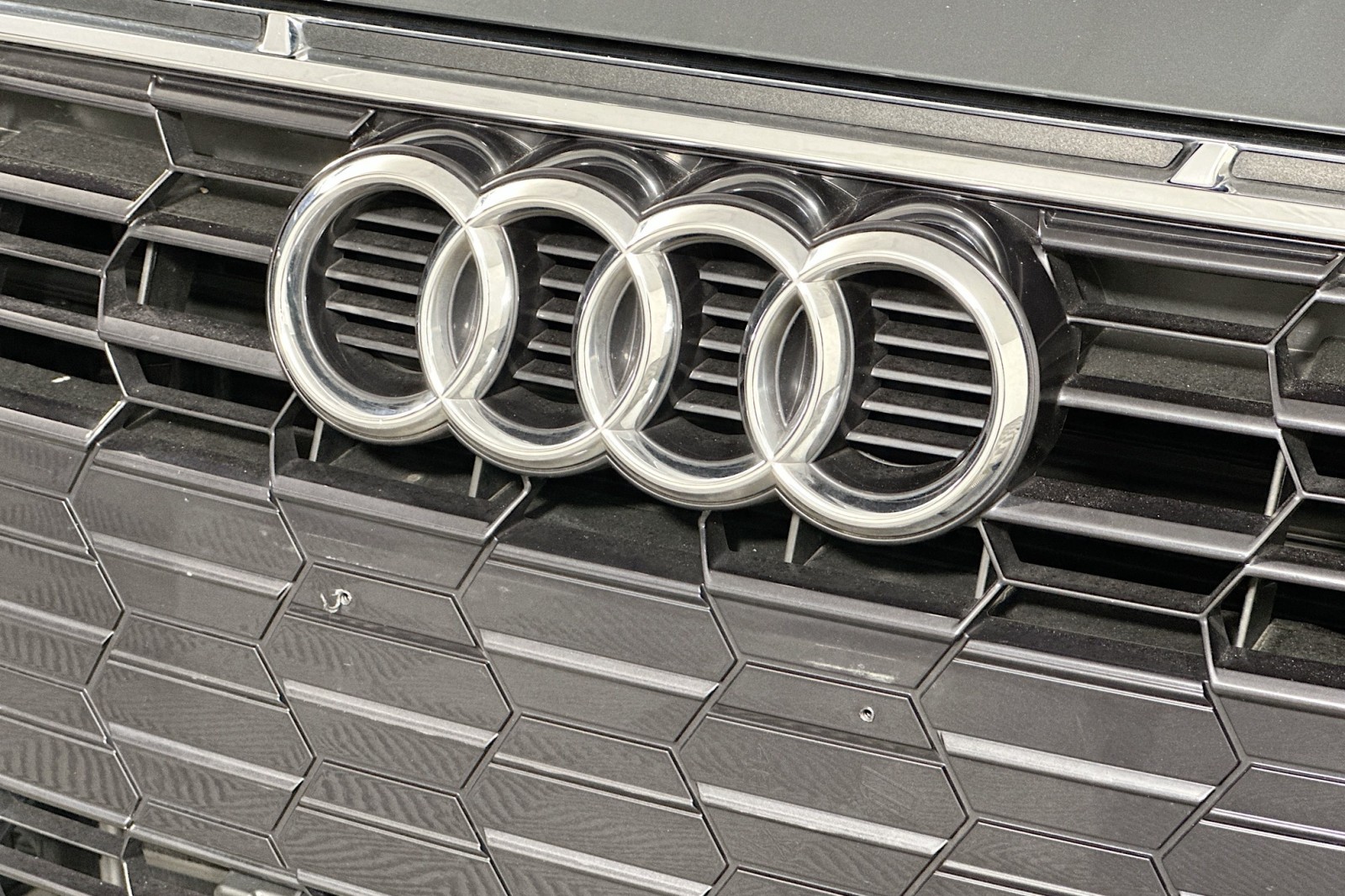 Used 2023 Manhattan Gray Metallic Audi Premium image 15