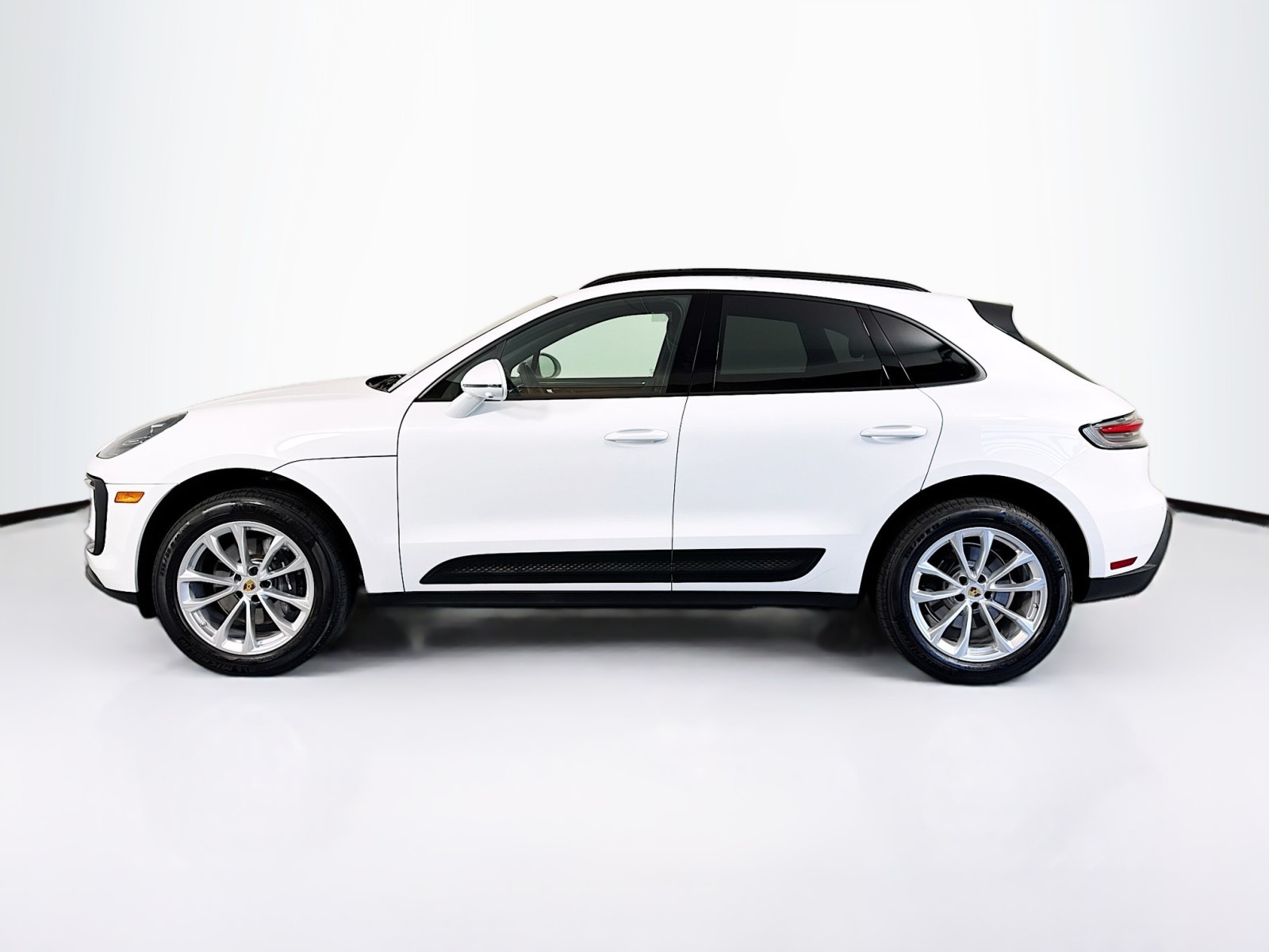 2024 Porsche Macan  8