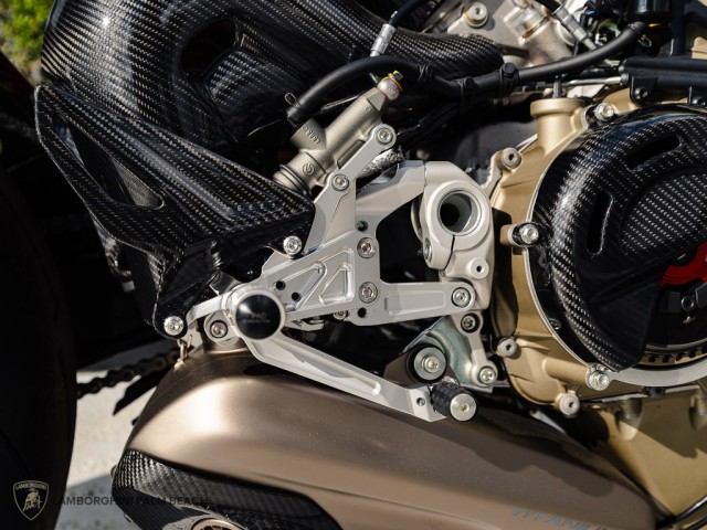 Ducati STREETFIGHTER