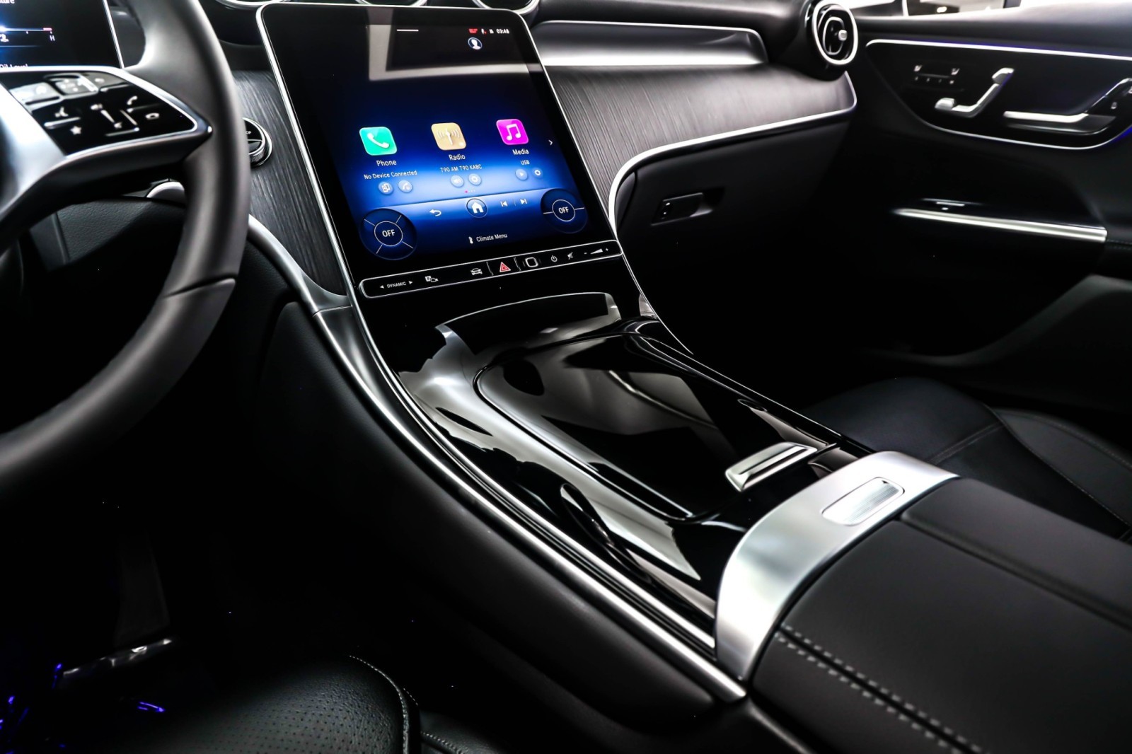 New 2026 Polar White Mercedes-Benz GLC 300 image 6