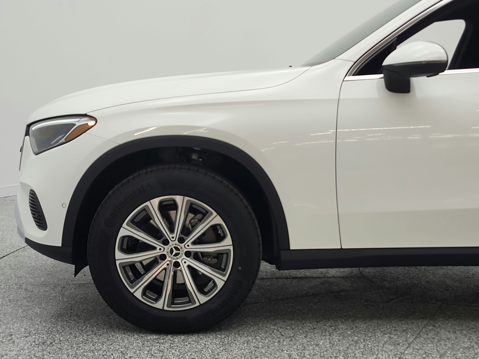 New 2026 Polar White Mercedes-Benz GLC 300 image 16