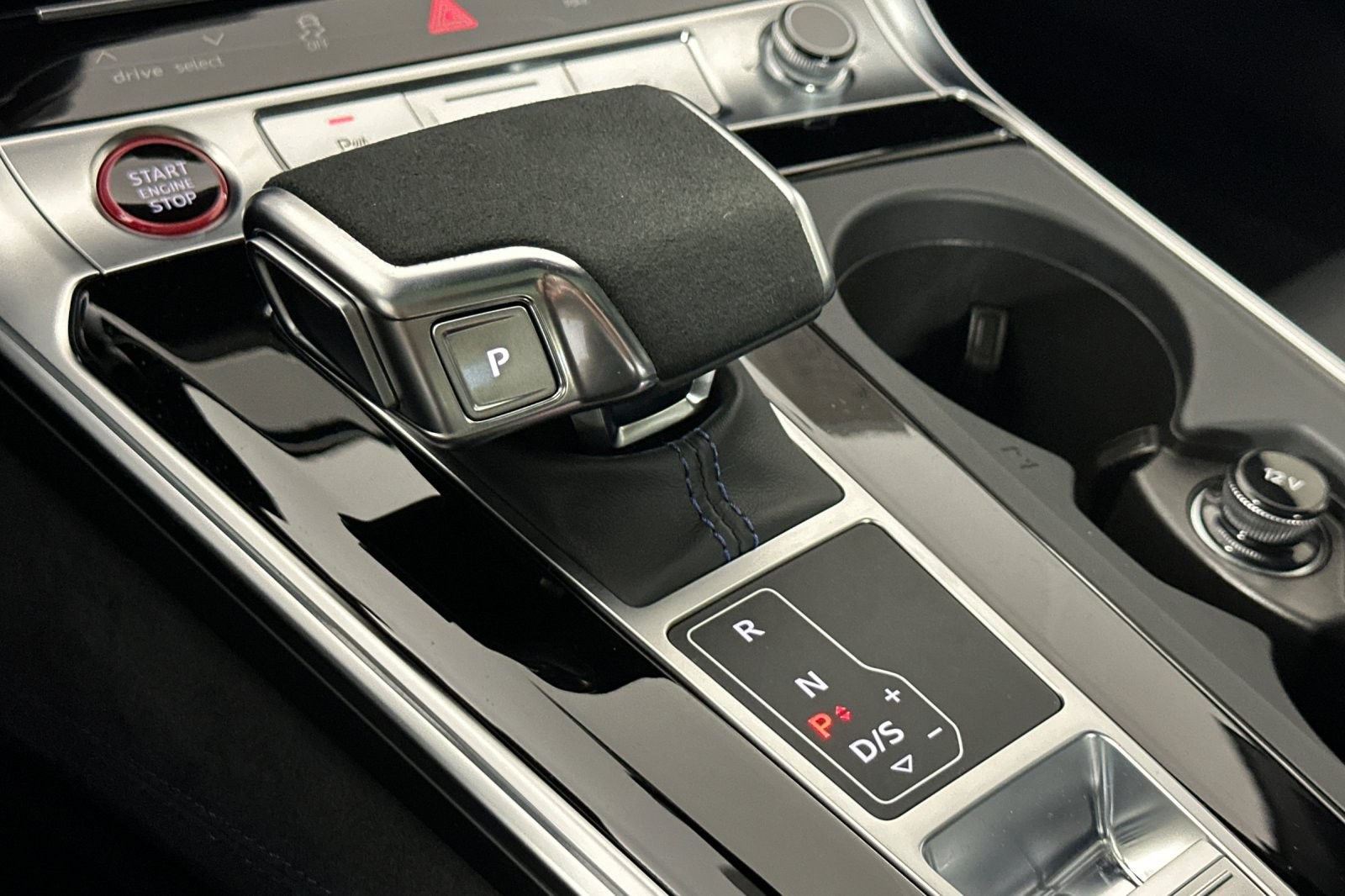 Used 2024 Mythos Black Metallic Audi performance 4.0 TFSI quattro image 21