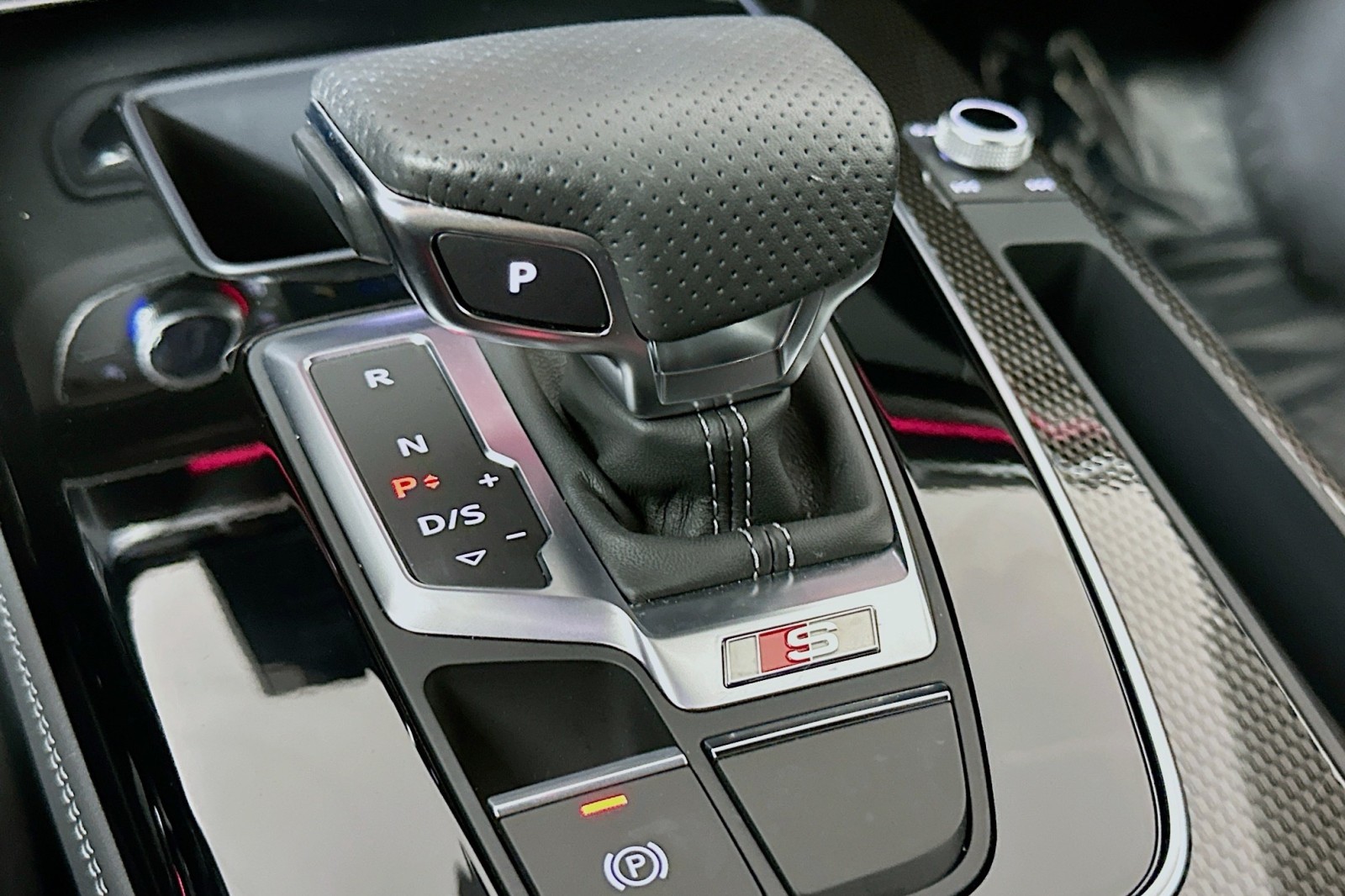 Used 2025 Daytona Gray Pearl Effect Audi Premium Plus image 7