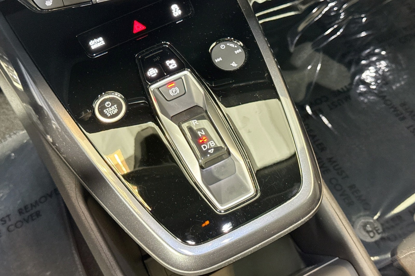 Used 2025 Pebble Gray Audi Premium Plus image 16