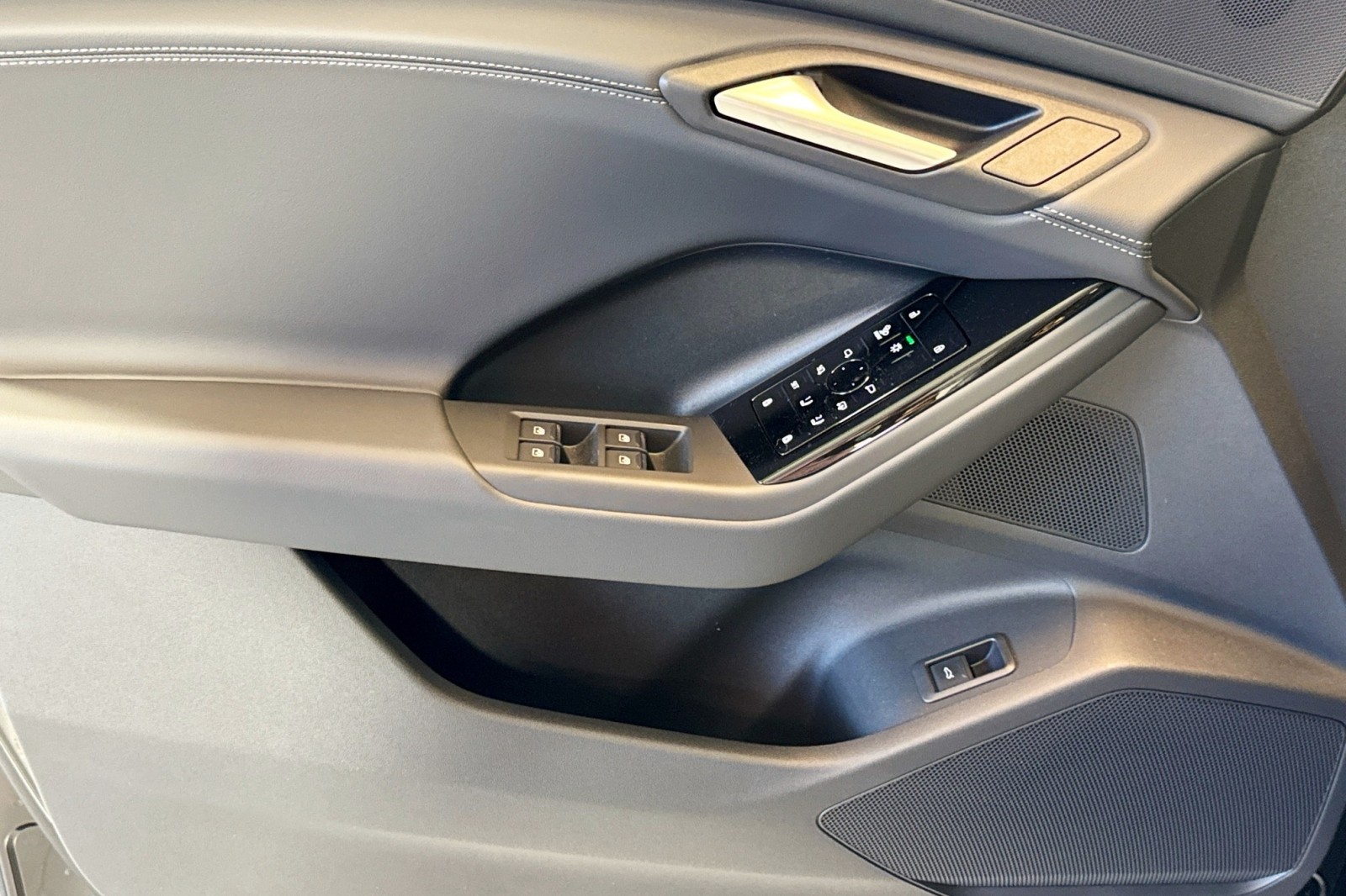 New 2025 Mythos Black Metallic Audi Premium Plus quattro image 15