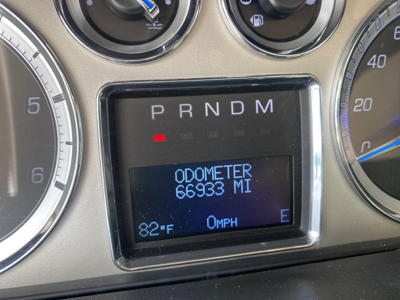 2010 Cadillac Escalade SUNROOF NAV Premium LOW MILES 66,933 in ,