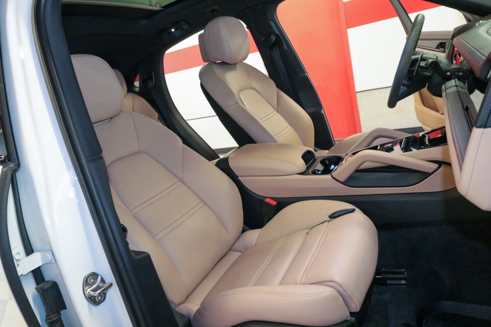 Used Car 2025 Porsche Cayenne  For Sale Under $90,000 In Austin, Texas