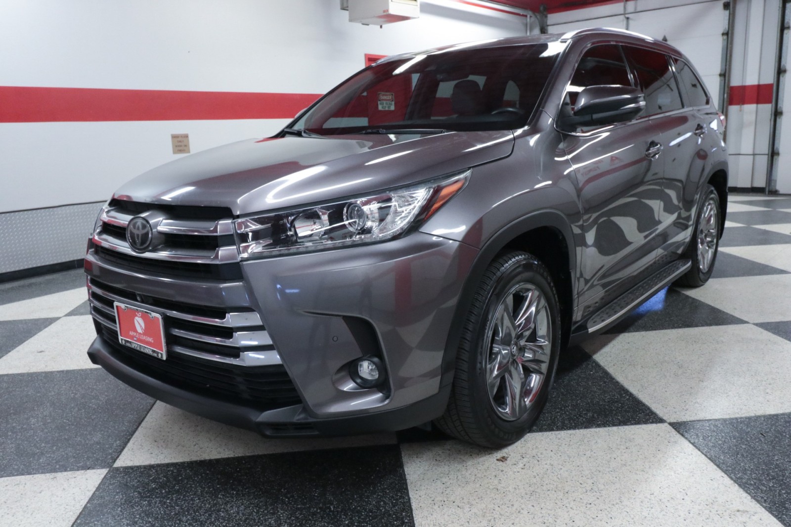Used Car 2019 Toyota Highlander  Limited Platinum For Sale Under $30,000 In Austin, Texas
