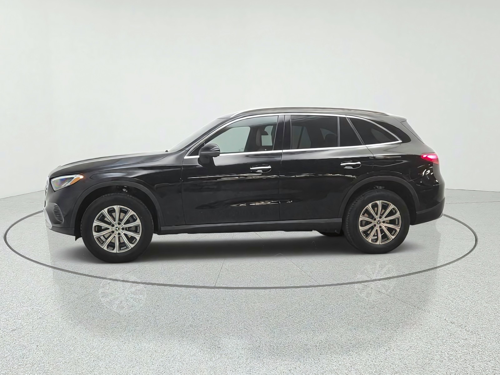 New 2027 Black Mercedes-Benz GLC 300 SUV image 8