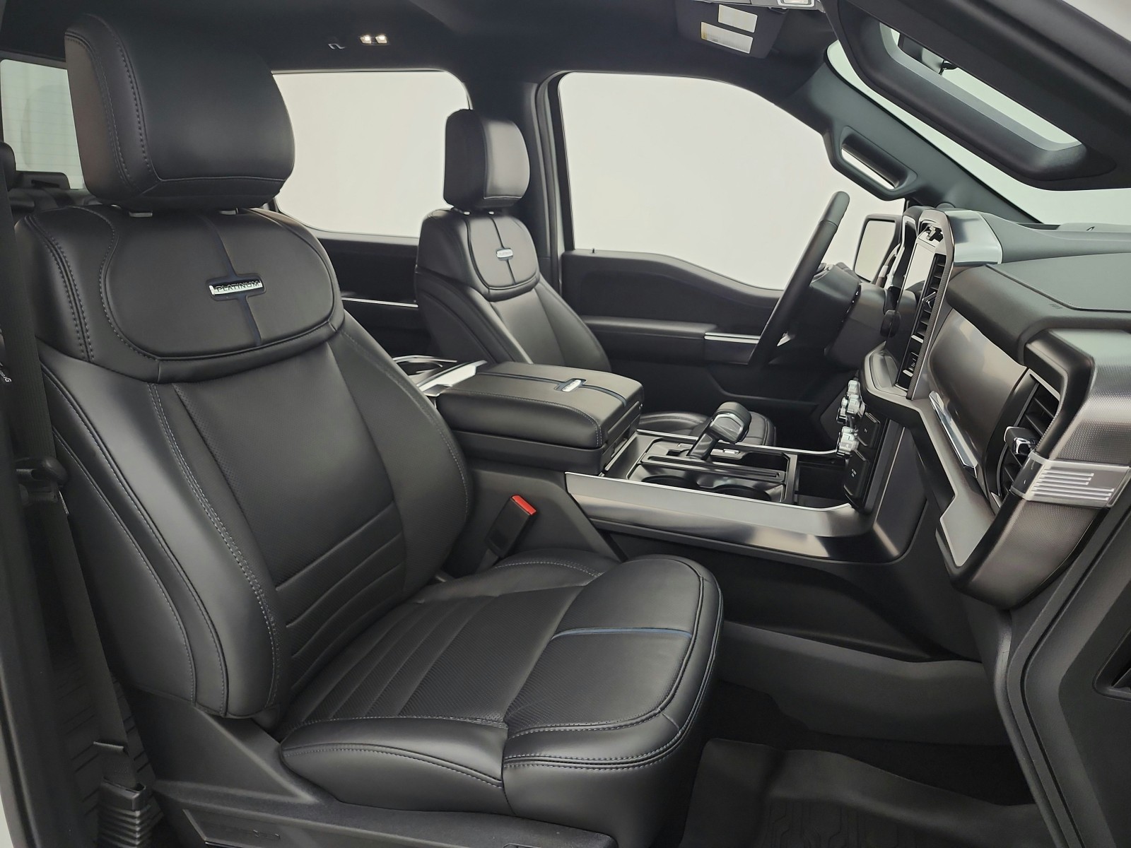 Used 2025 Star White Metallic Tri-Coat Ford Platinum 4WD SuperCrew 5.5