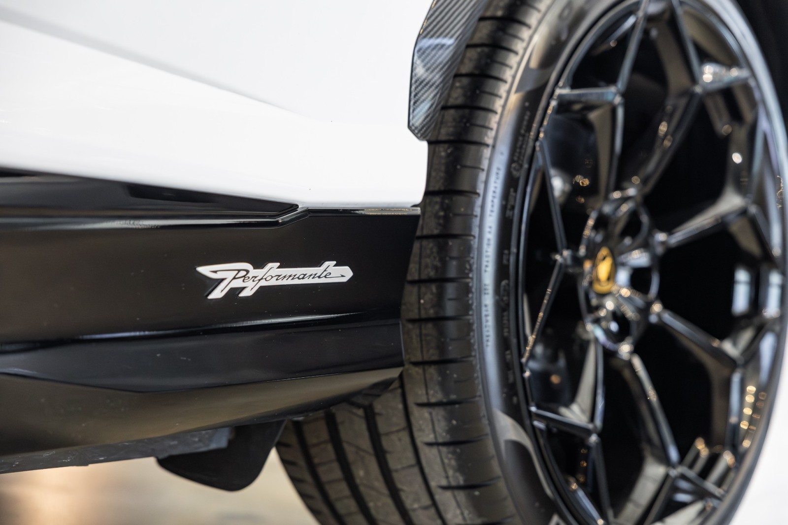 Used Car 2024 Lamborghini Urus  Performante For Sale Under $310,000 In Boerne, Texas