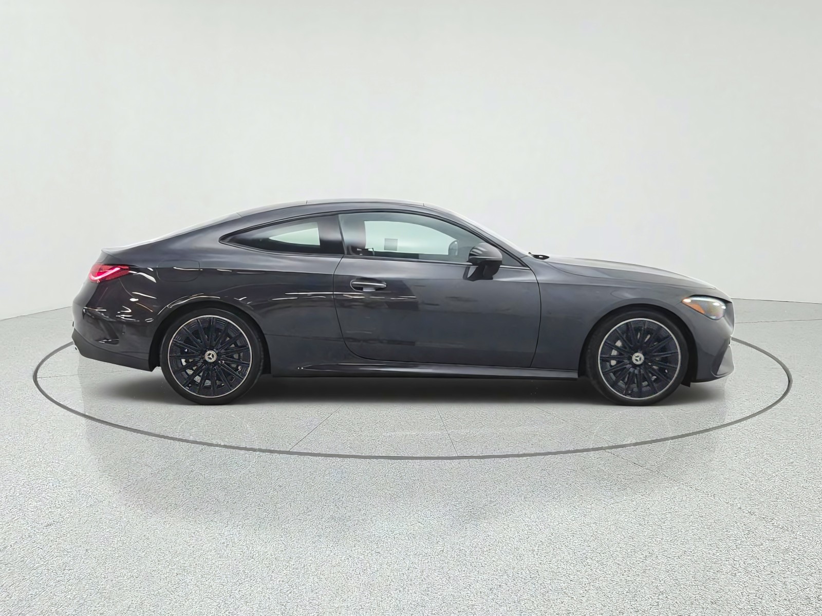 New 2027 Graphite Grey Metallic Mercedes-Benz CLE 450 4MATIC® Coupe image 4