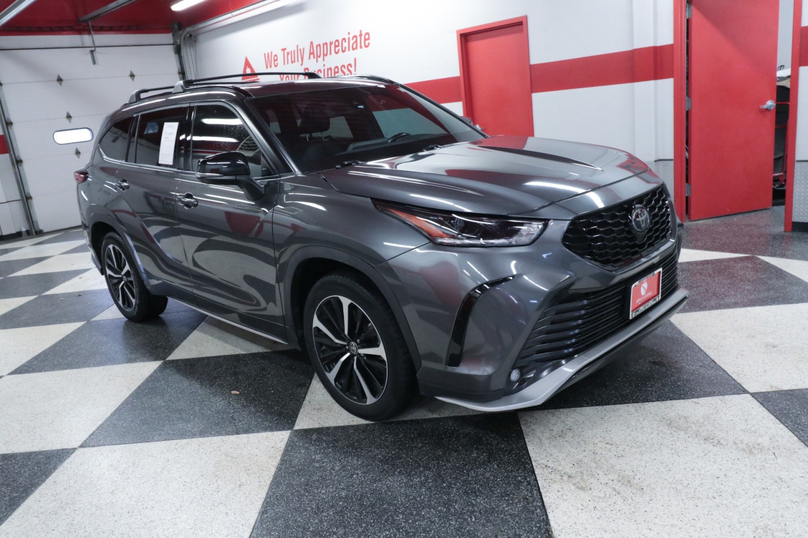 Used Car 2022 Toyota Highlander  Xse For Sale Under $35,000 In Austin, Texas