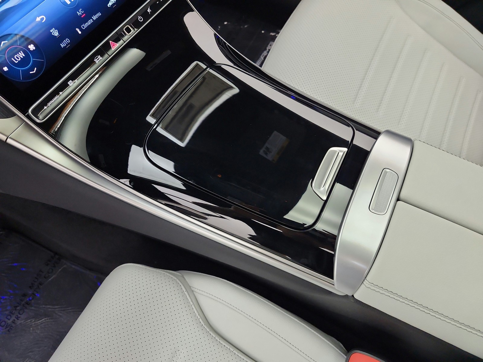 New 2027 Verde Silver Metallic Mercedes-Benz GLC 300 SUV image 9