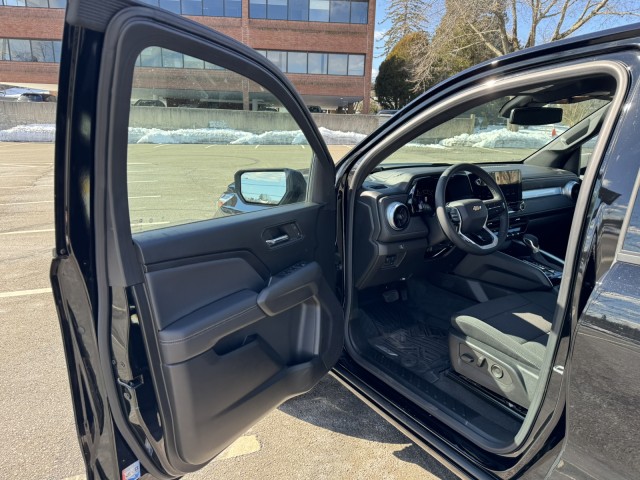 2023 Chevrolet Colorado 4WD LT 29