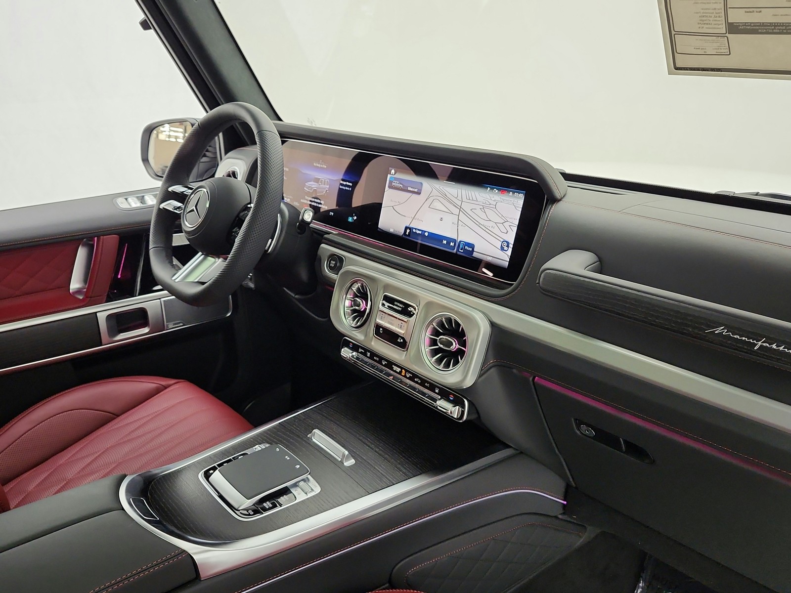 New 2026 MANUFAKTUR Moonlight White Metallic Mercedes-Benz G 580e image 15