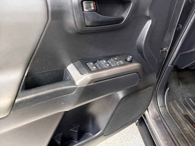 2022 Toyota Tacoma 4WD SR5 4WD V6 in , 