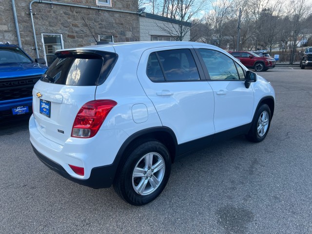 2022 Chevrolet Trax LS 4