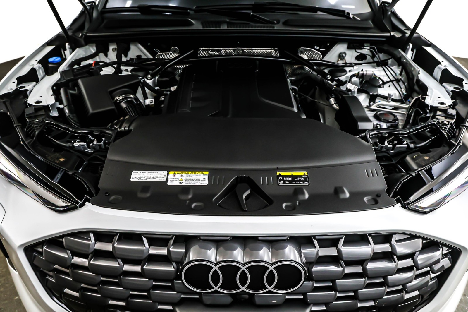 New 2025 Glacier White Metallic Audi Premium 2.0 TFSI quattro image 11