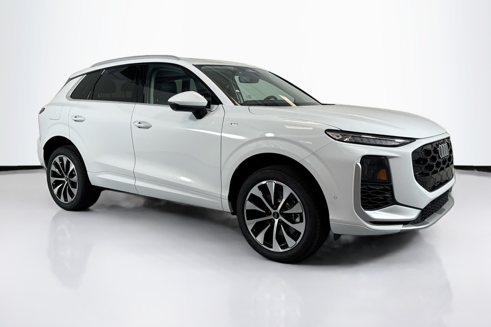 New 2026 Glacier White Metallic Audi S line image 3