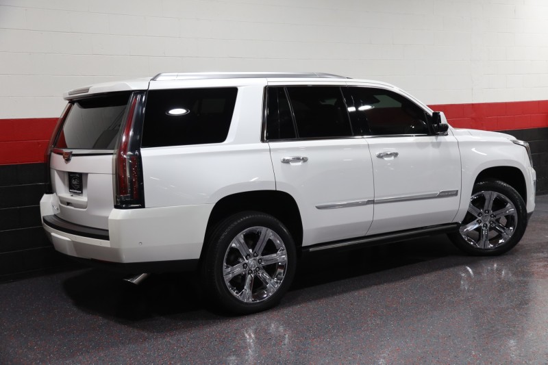 2017 Cadillac Escalade Premium Luxury 4WD 4dr Suv in , 