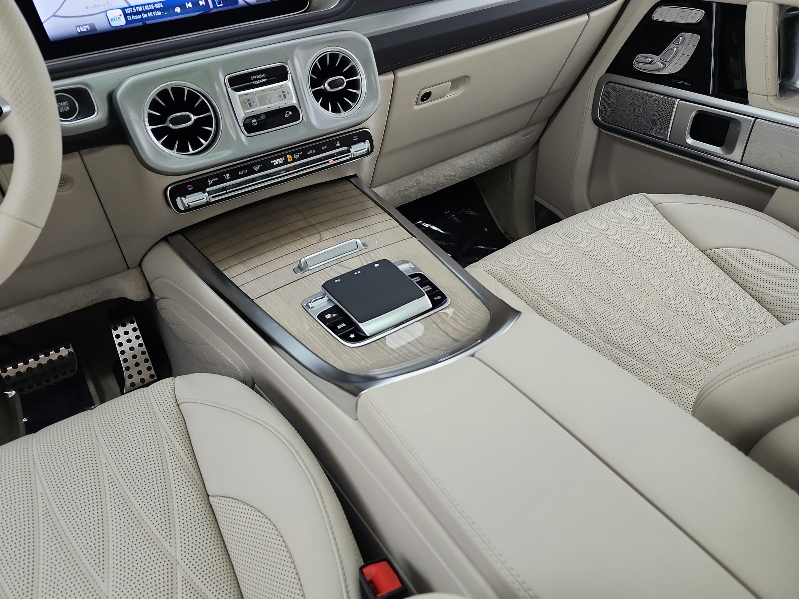 New 2026 Rubellite Red Metallic Mercedes-Benz G 580e image 10