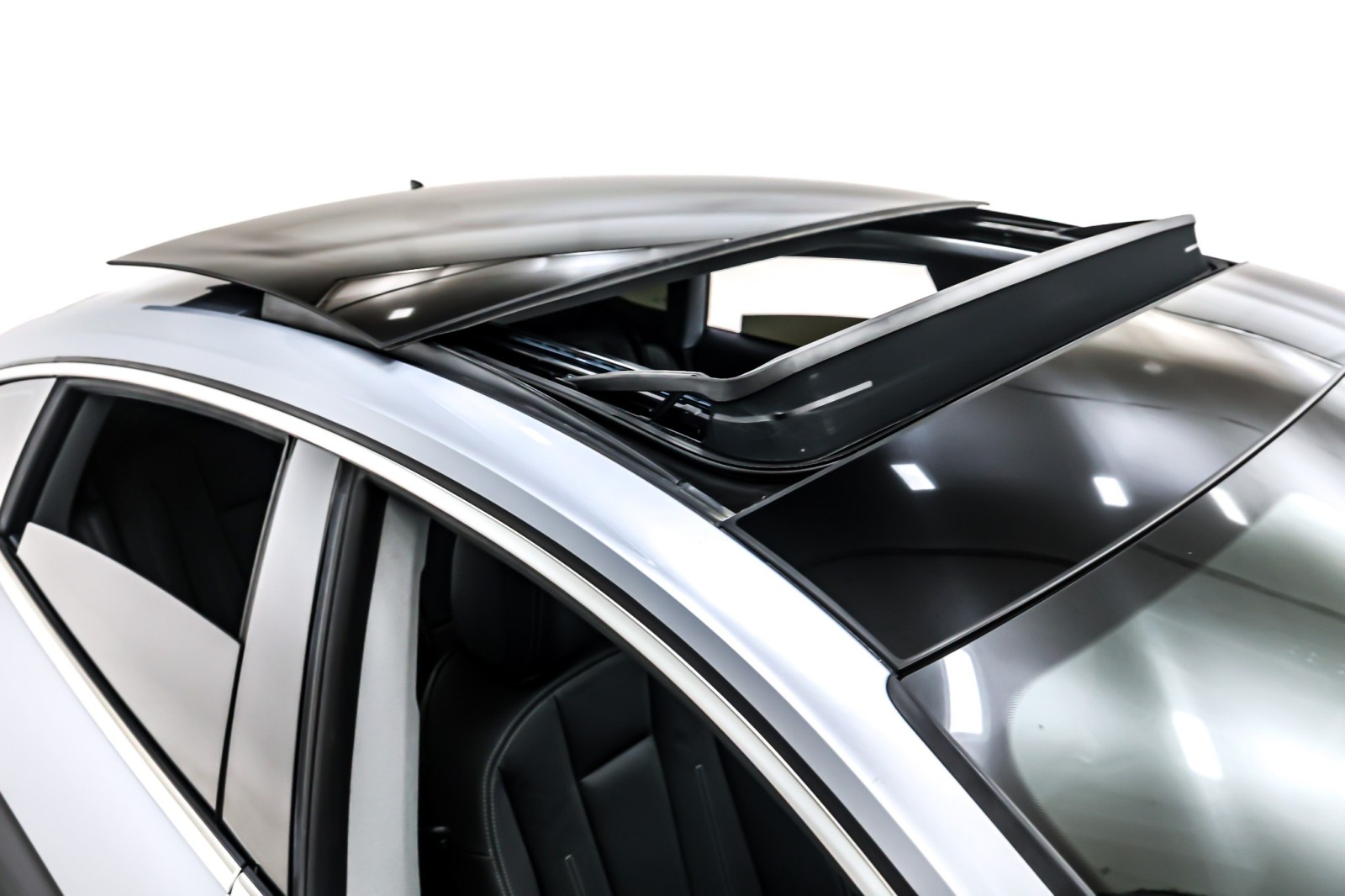 Used 2023 Florett Silver Metallic Audi Premium 40 TFSI quattro image 22