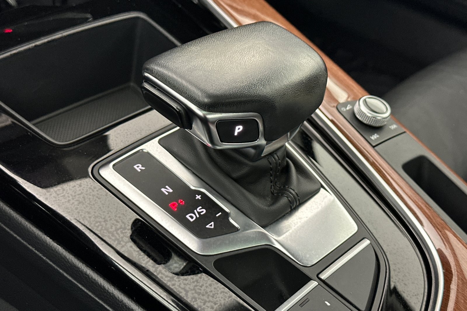 Used 2023 Brilliant Black Audi Premium 40 TFSI quattro image 19