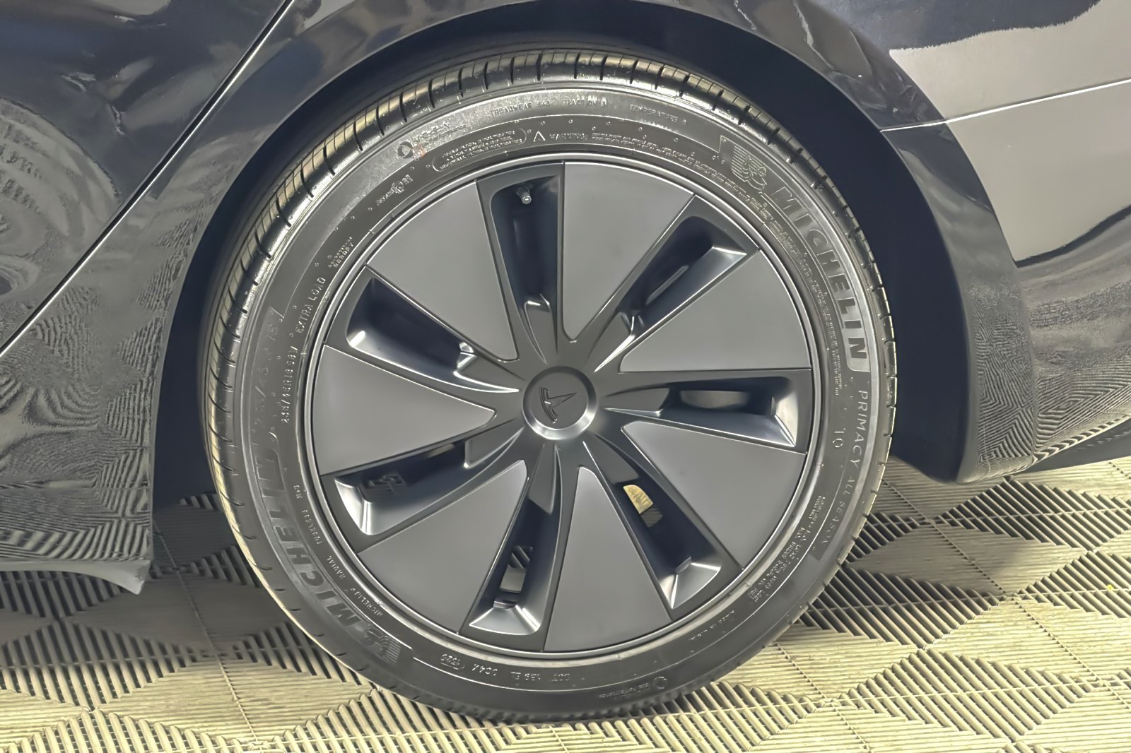 Used 2025 BLACK Tesla Long Range RWD image 24