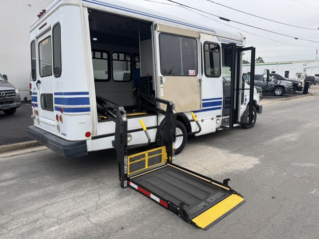 2009 Ford E 350 Wheelchair Capable Bus  in , 