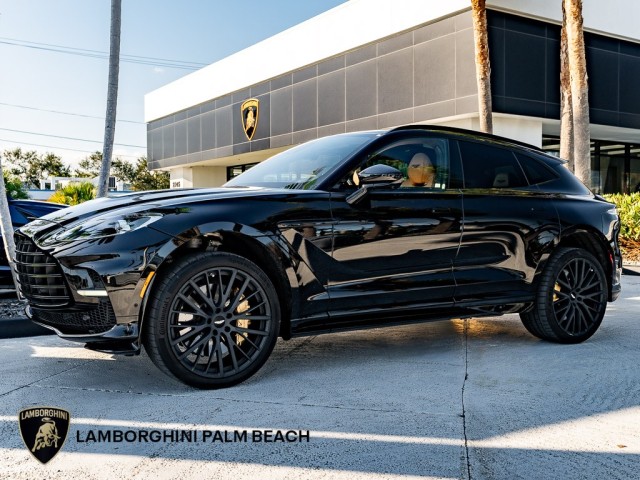 Aston Martin DBX