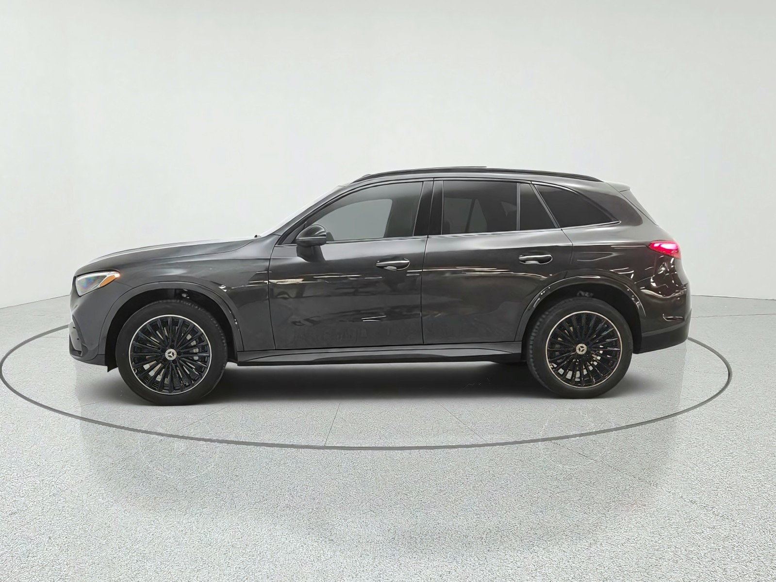 New 2027 Graphite Grey Metallic Mercedes-Benz GLC 300 SUV image 8