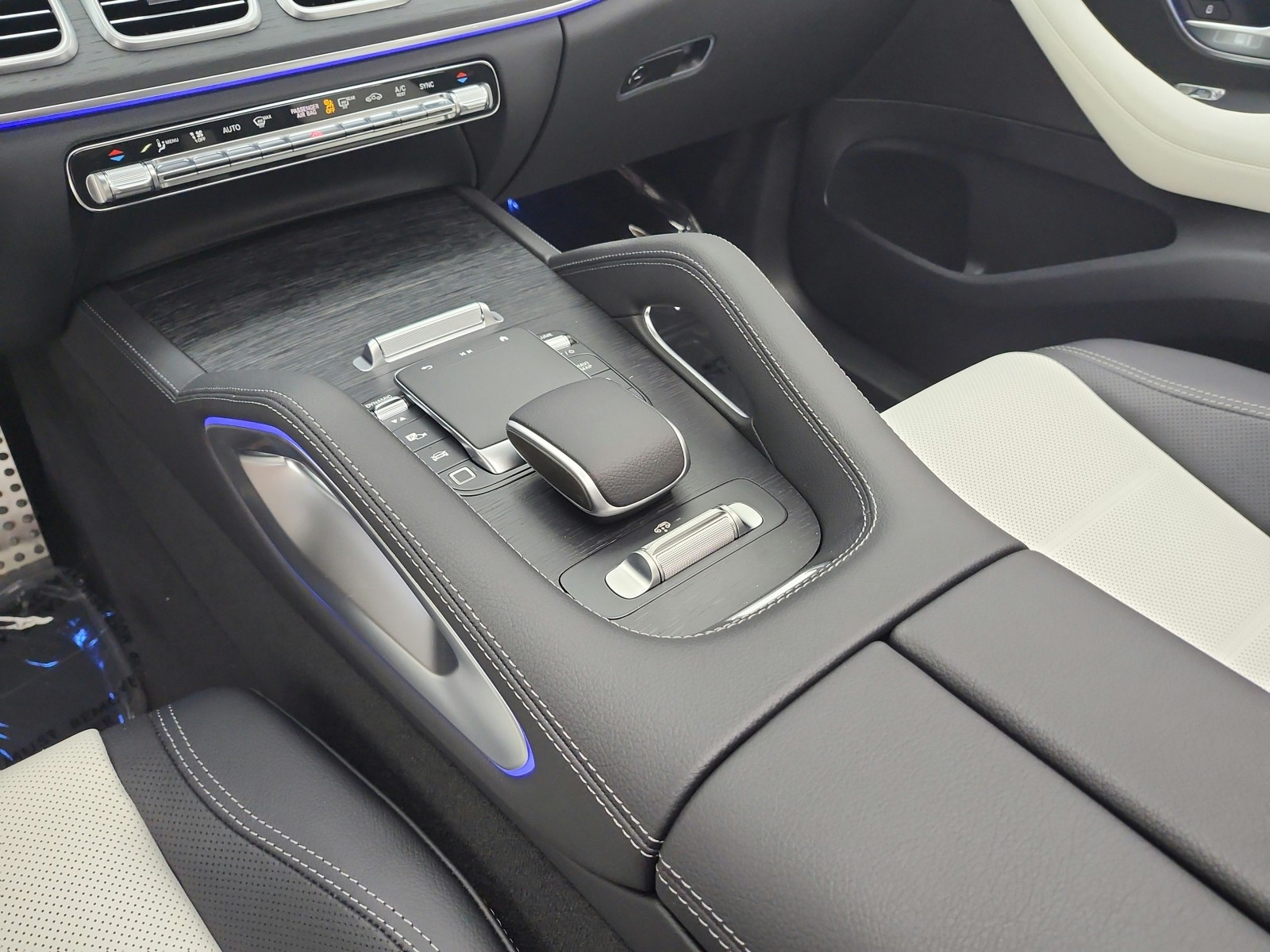 New 2026 Polar White Mercedes-Benz GLE 450 image 14