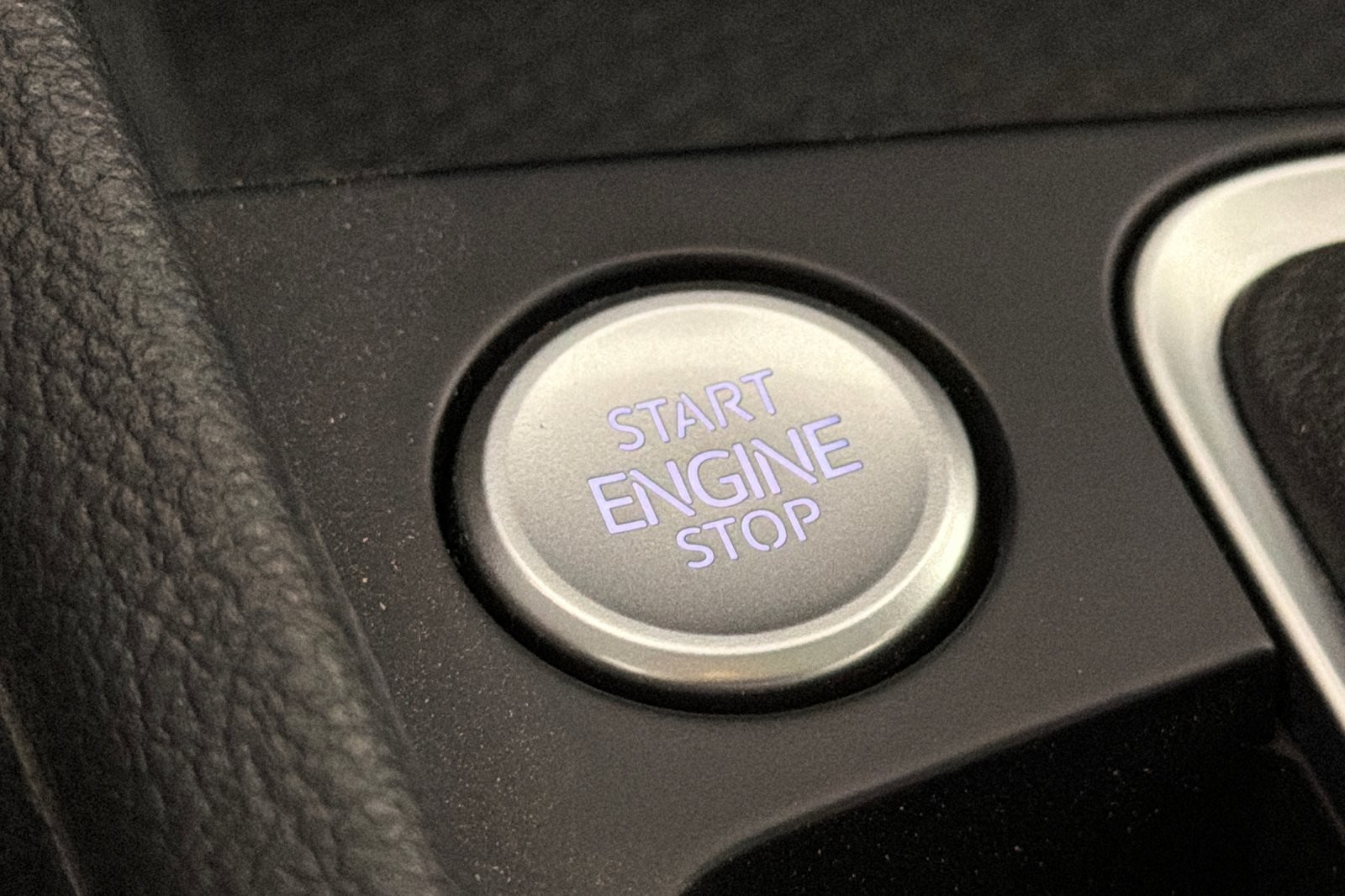 Used 2025 Pure White Volkswagen Autobahn DSG image 19