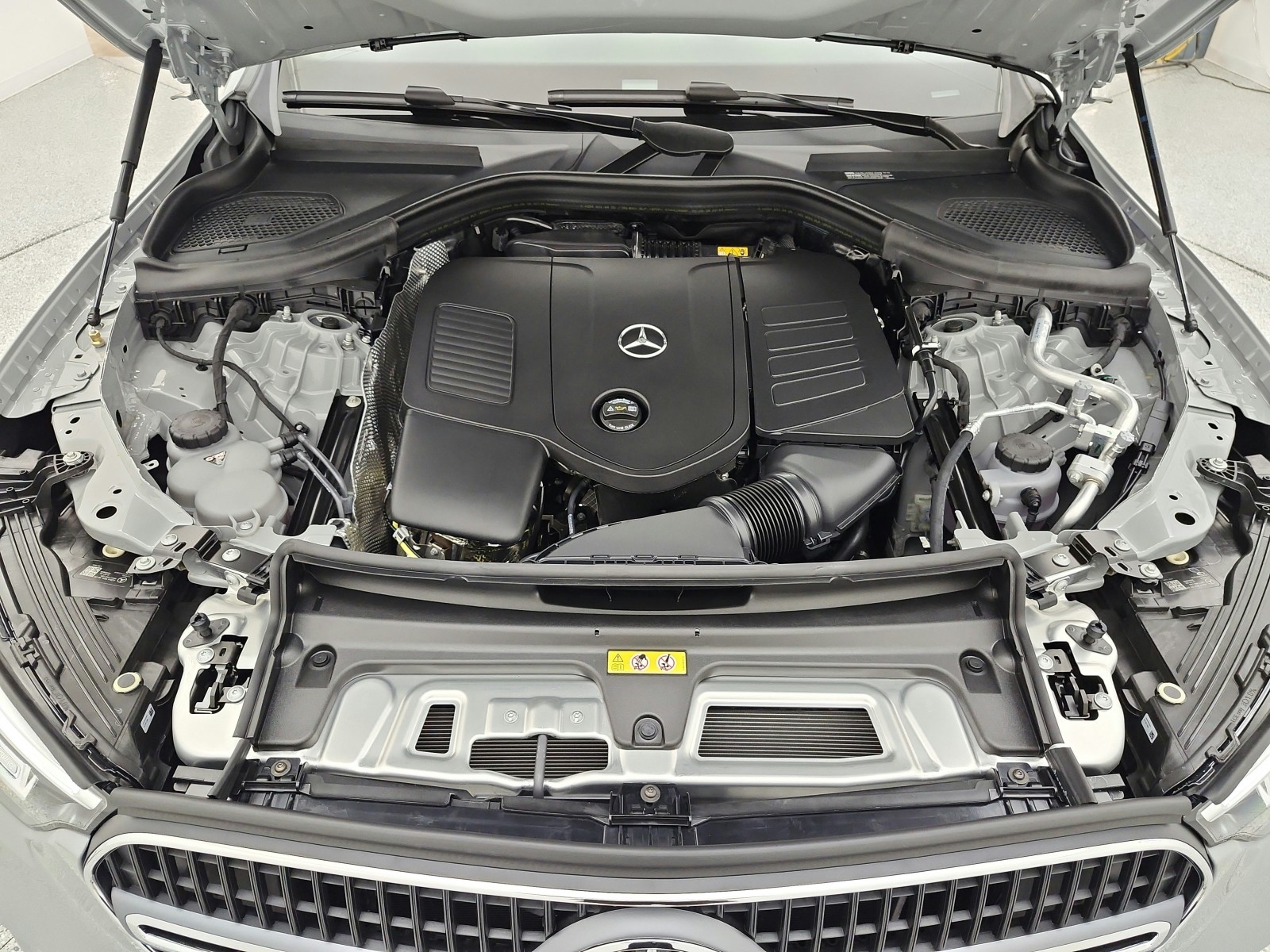 New 2027 MANUFAKTUR Alpine Grey Mercedes-Benz GLC 300 SUV image 12